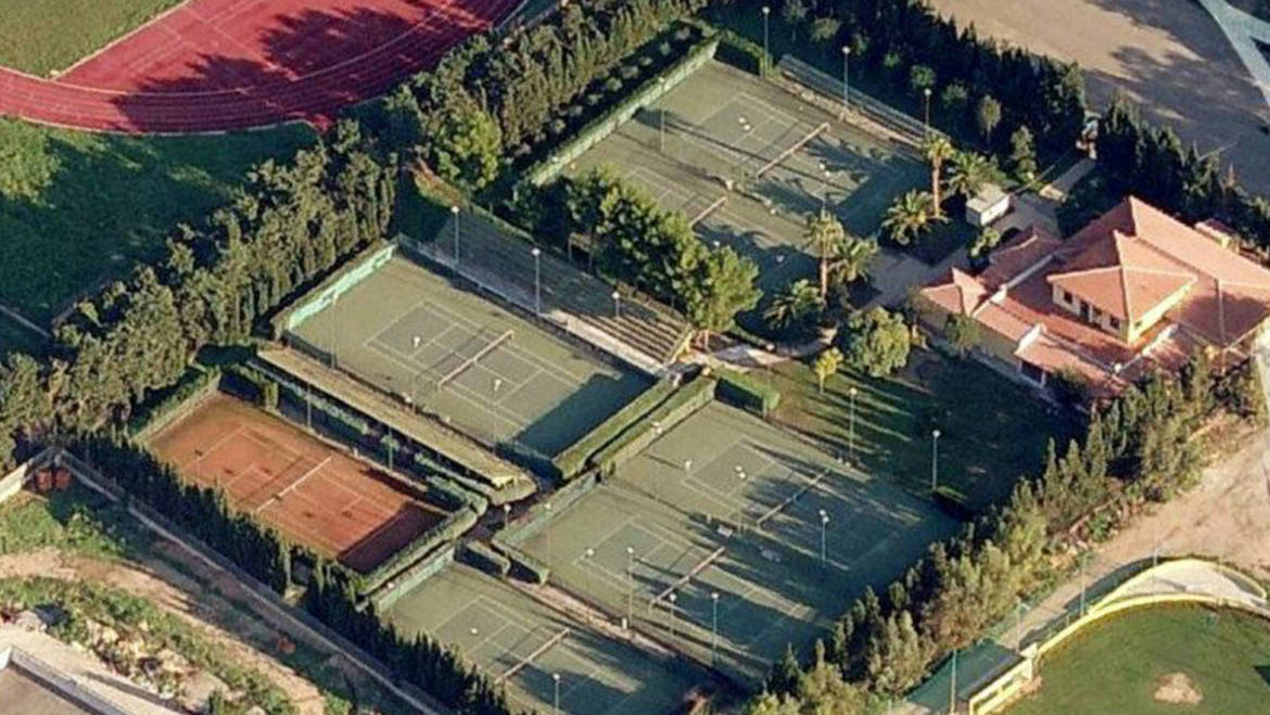 Orari apertura e chiusura tennis club mesi luglio-agosto.